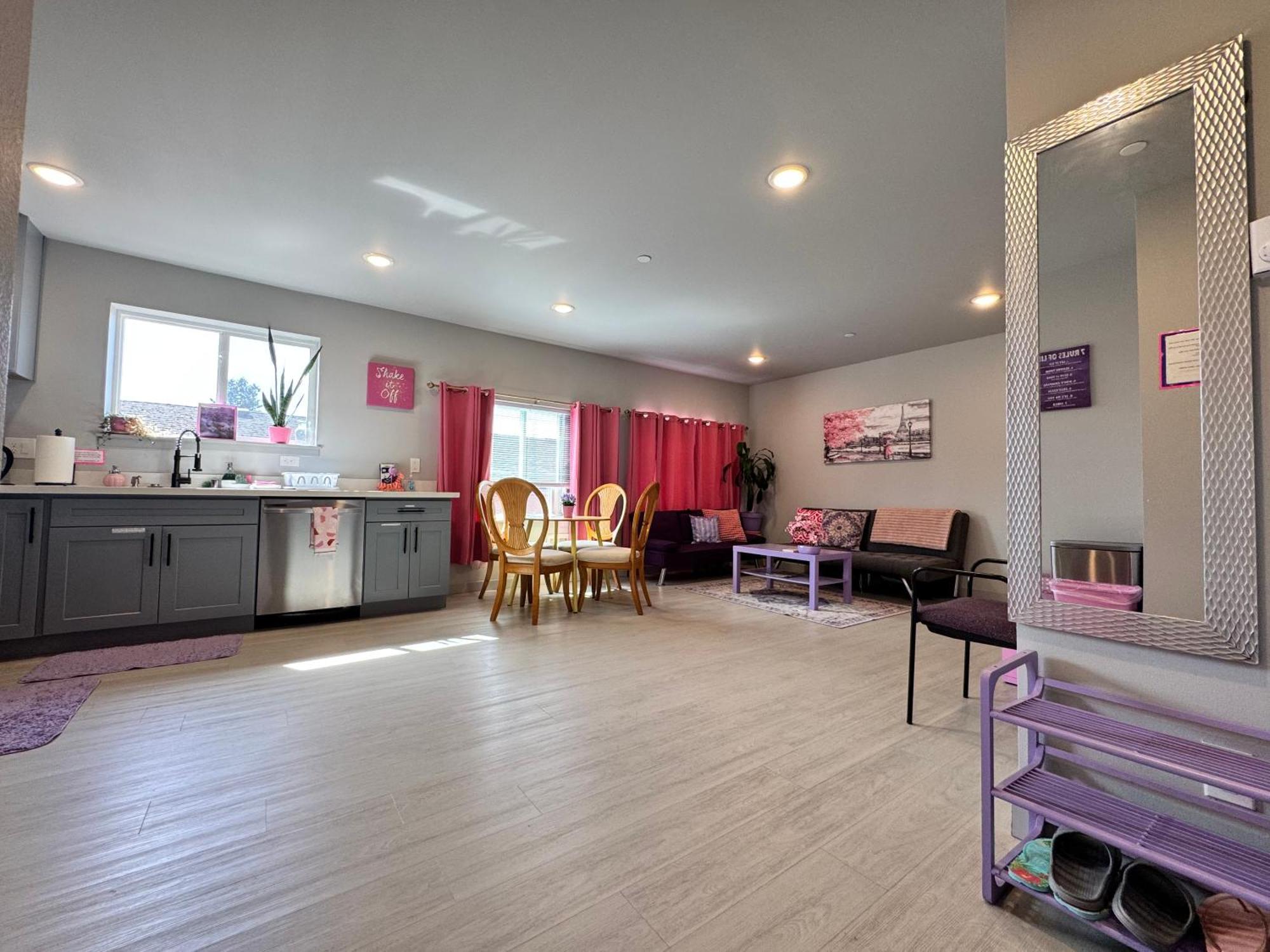 1 Bd Apt With 2 Extra Sofa Beds 13 Mins To Seatac Airport Сиэтл Экстерьер фото